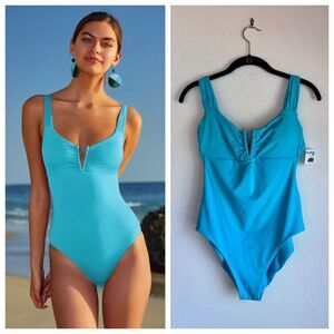 NWT BECCA Color Code V-Wire One-Piece Swimsuit in Pool Aqua Blue Size Medium